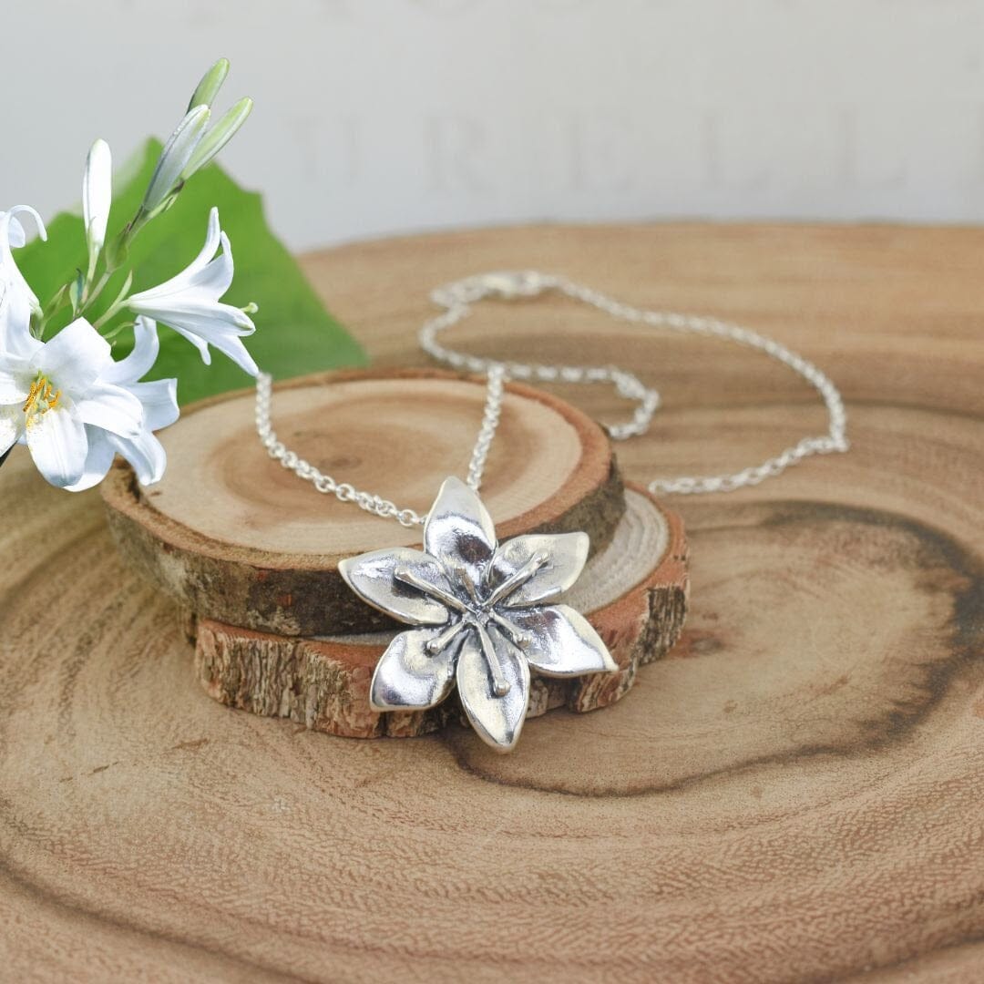 .925 sterling silver lily flower necklace