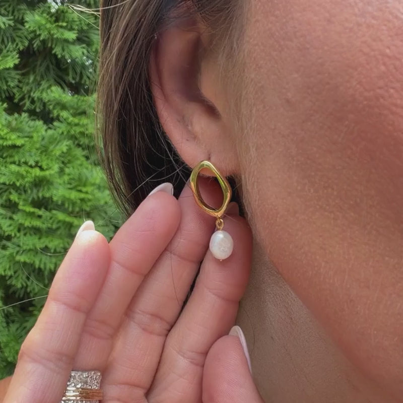 The Pearl Exclamation Earrings
