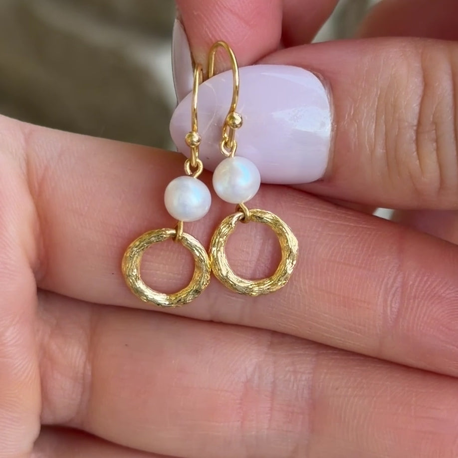 Pearl About Town Earrings