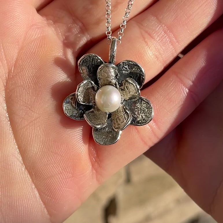 Signature Bloom Necklace