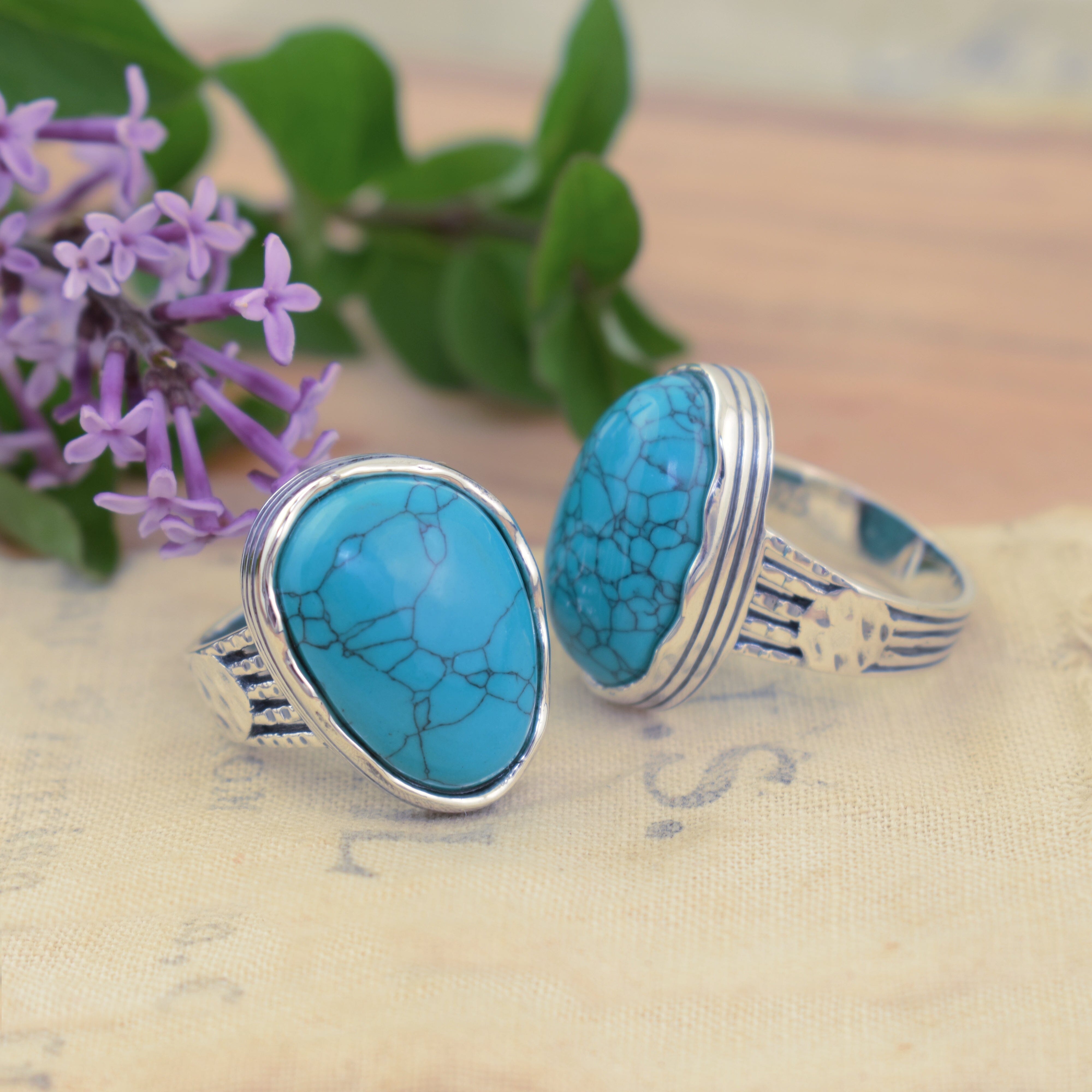 Western-inspired sterling silver and howlite ring 