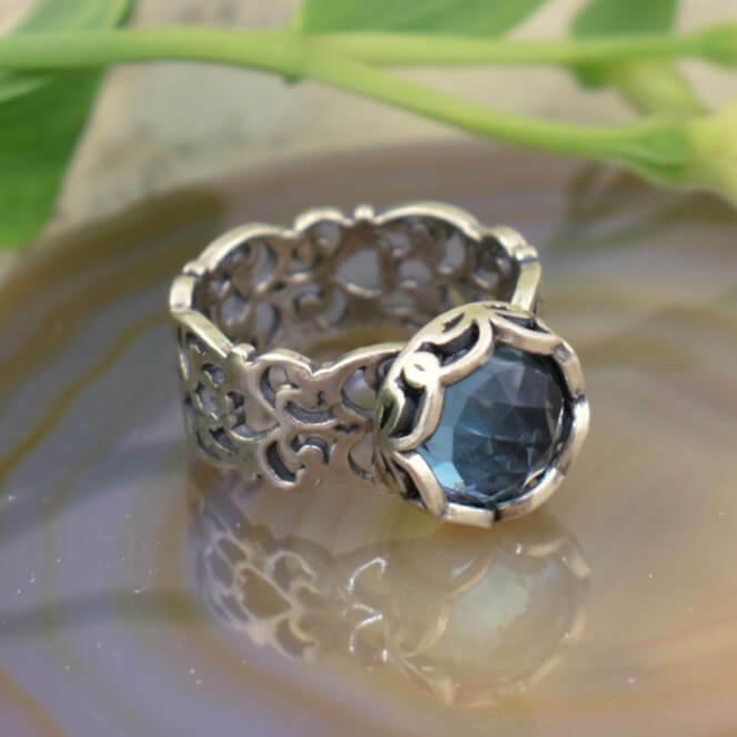 .925 sterling silver blue stone ring
