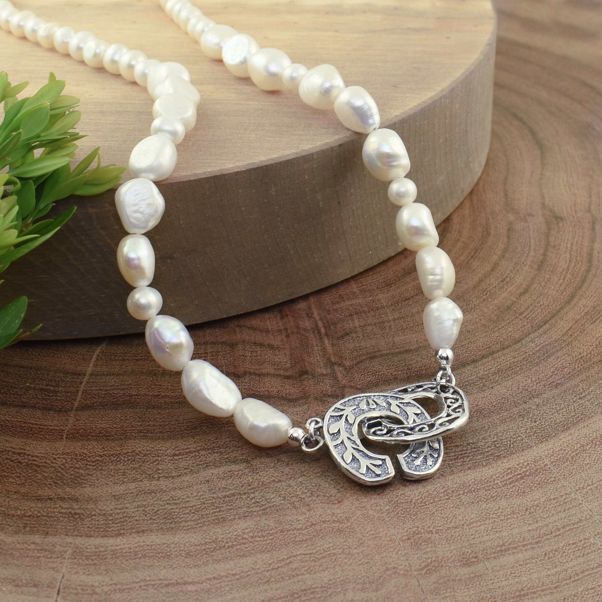 freshwater pearl necklace with interlocking clasp