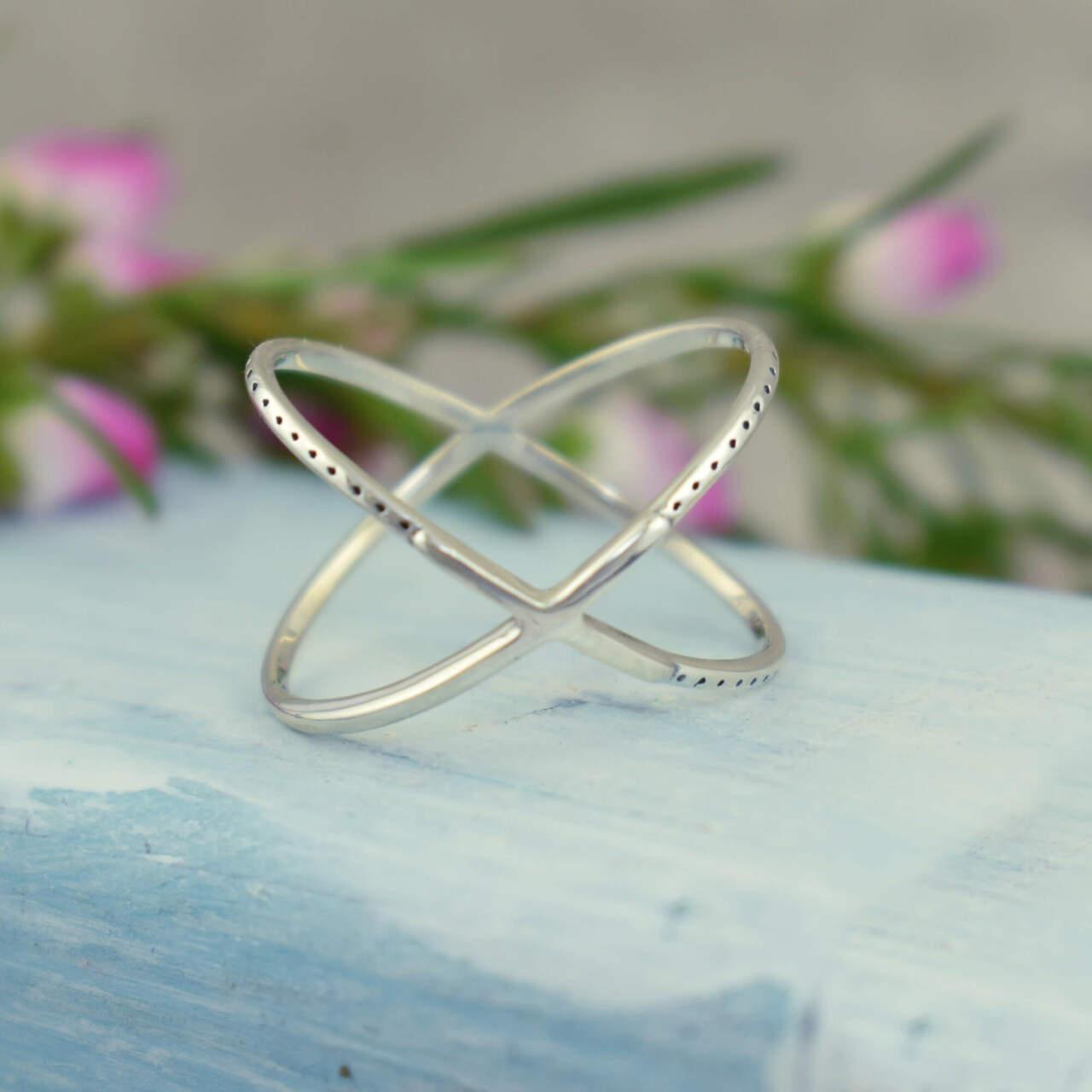 Thin line sterling silver ring